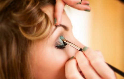 Halo Eye Makeup: The Perfect Way to Add Depth and Dimension to Your Eyes